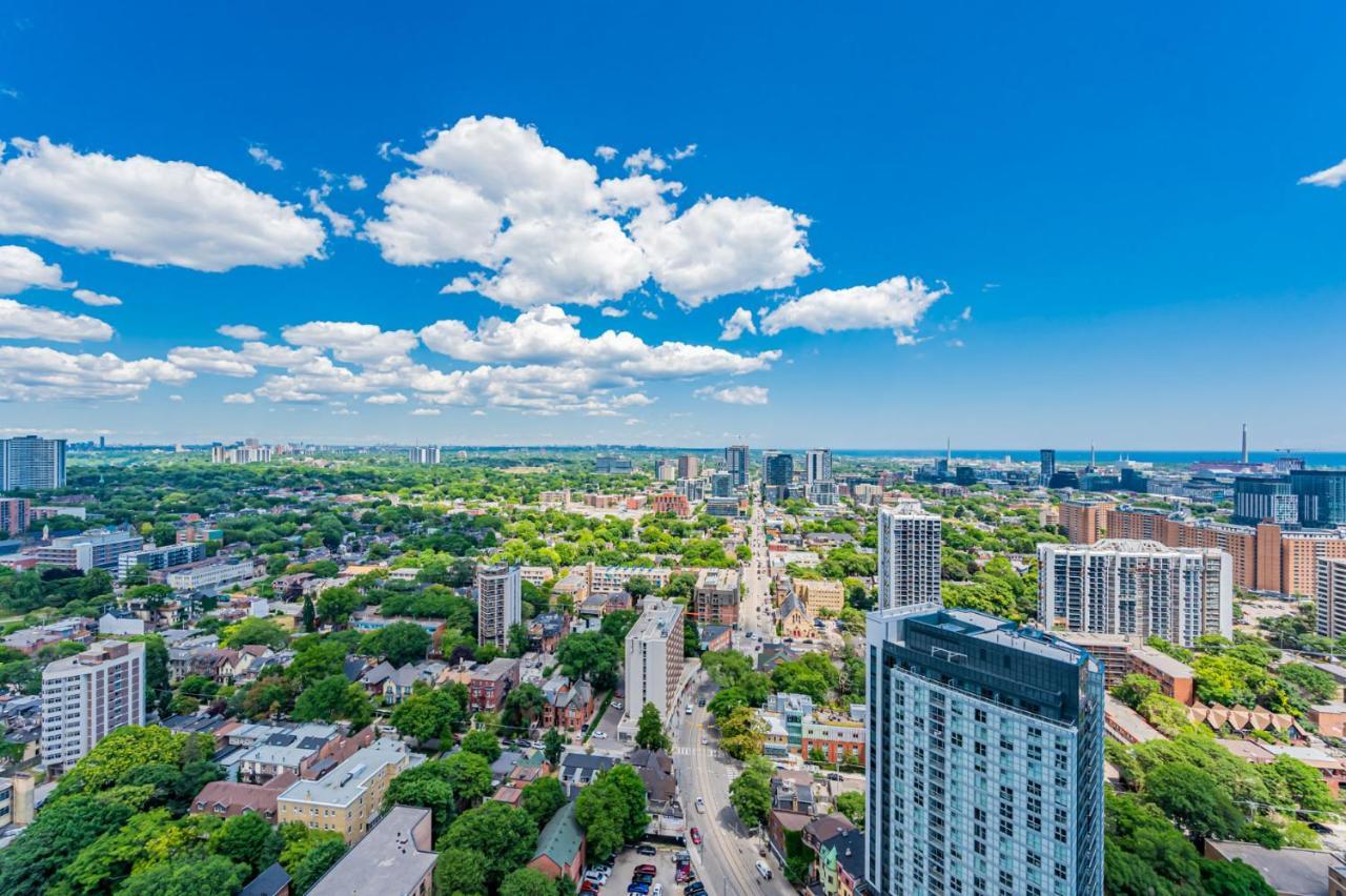 Luxury 2 Bedroom Condo High Floor Close To Eaton Center Toronto Exterior foto